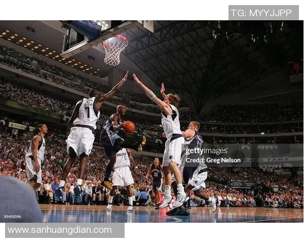 2011年NBA季后赛小牛与雷霆第五场激战回顾与精彩瞬间分析