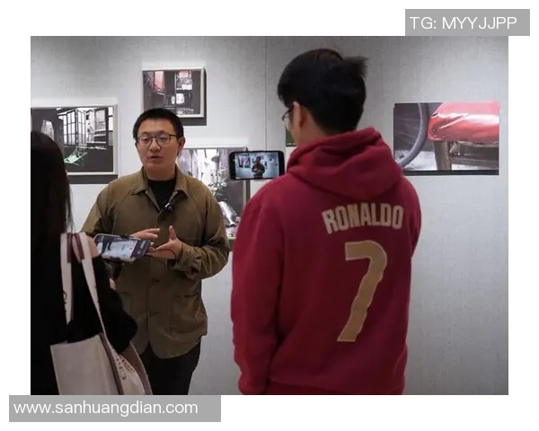 徐昕的艺术之路：从初学者到当代艺术的引领者与探索者