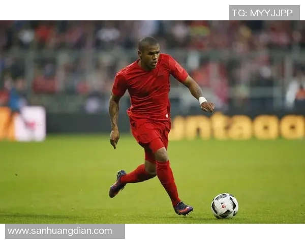 科斯塔的足球旅程与成就探索：从青训到职业生涯的辉煌历程